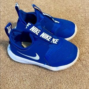 Nike flex runner sneakers